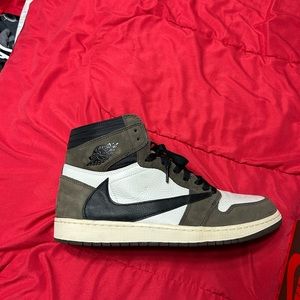 Jordan 1 Retro High OG x Travis Scott Mocha 2019.